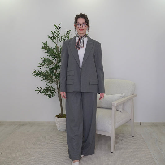 FULAR HEDİYELİ BLAZER TAKIM GRİ